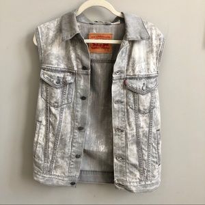 Levi Acid Wash Gray Sleeveless Jean Jacket (Med.)